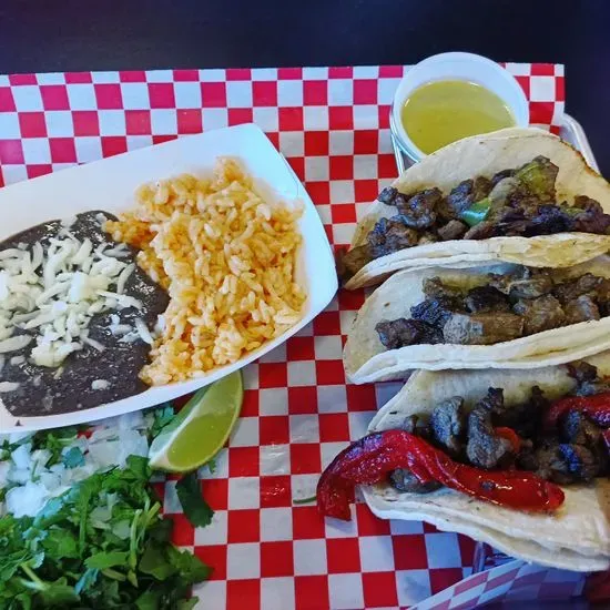 la casita tacos y pupusas