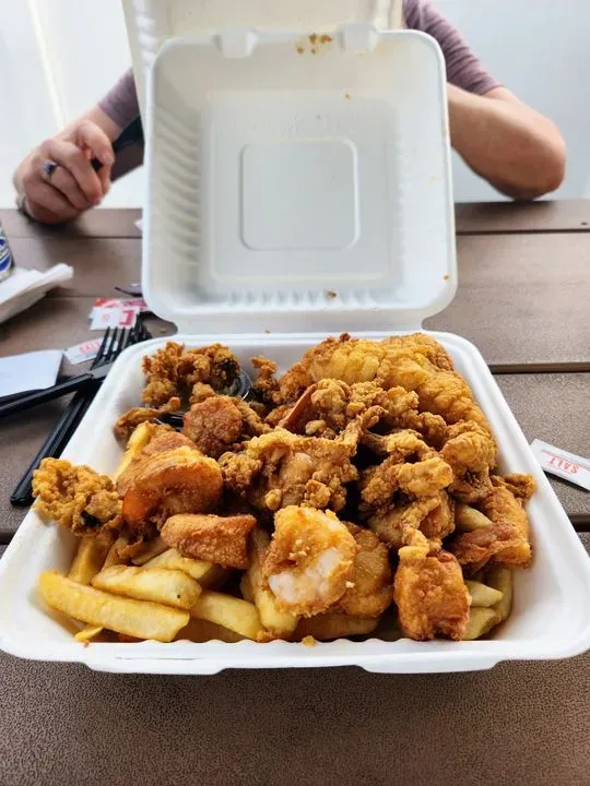 Seafood Hut MA Checkle