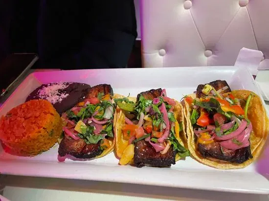 Senoritas Cantina | South Loop | Casual Dining | Tacos & Tequila | Delivery & Catering | Dine-in or Take out | Full Bar