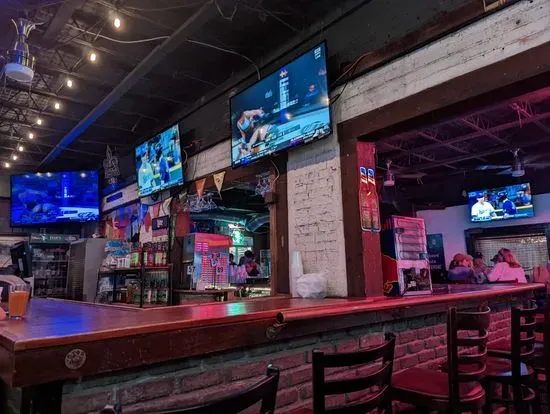 Ivar's Sports Bar & Grill