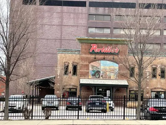 Portillo's Chicago – Canal and Taylor