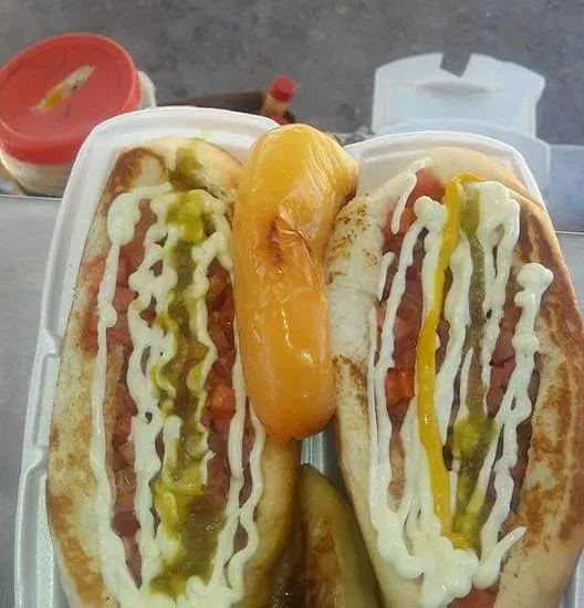 Los Ponchos Hot Dogs