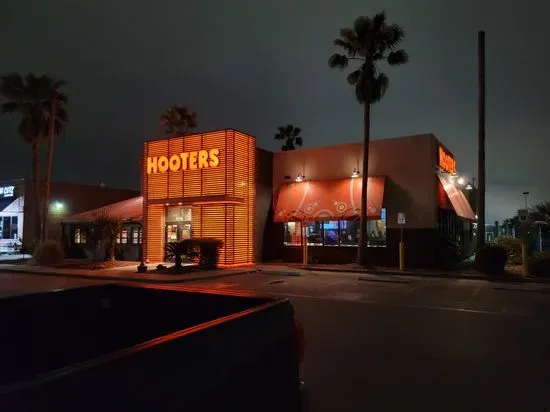 Hooters