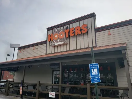 Hooters