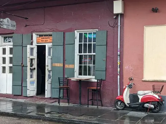 Toulouse Dive Bar