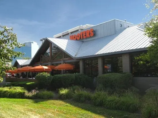 Hooters