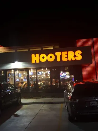 Hooters