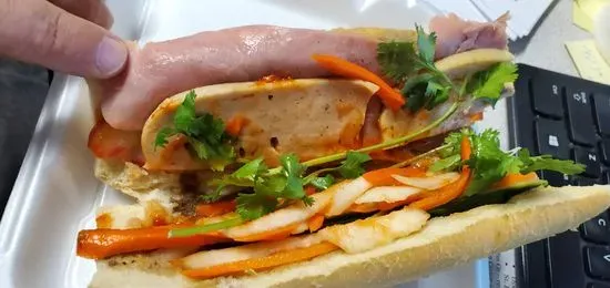 Saigon Boyz Sandwiches Shop