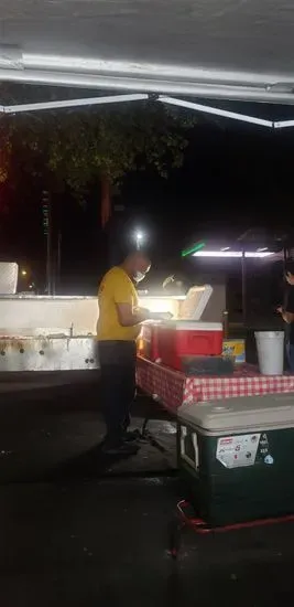 Leos Hotdog Stand