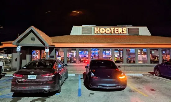 Hooters