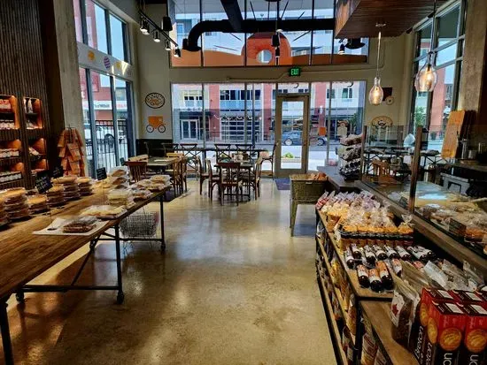 Rise'n Roll Bakery — Downtown Indy