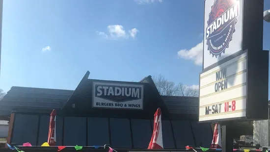 Stadium-Burgers, BBQ and Wings