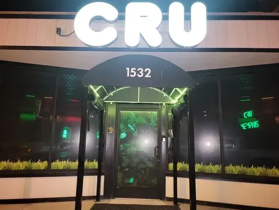 CRU LOUNGE