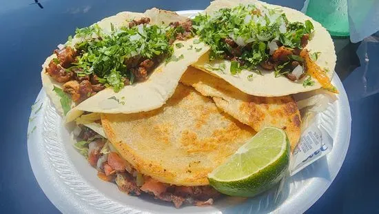 Taqueria Los Comales (Food Truck)