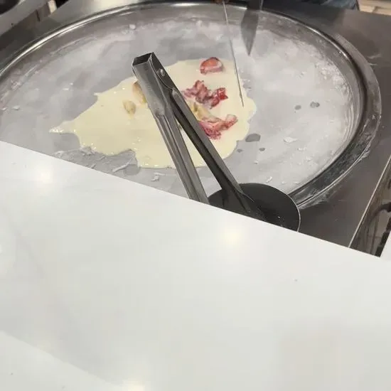 Fresh Frozen Rolled Ice Cream