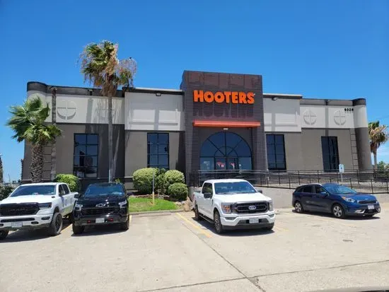 Hooters