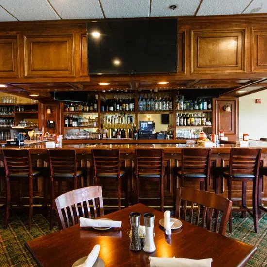 East Bay Grille at Pinehills Golf Club
