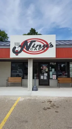 Nina's Cafe