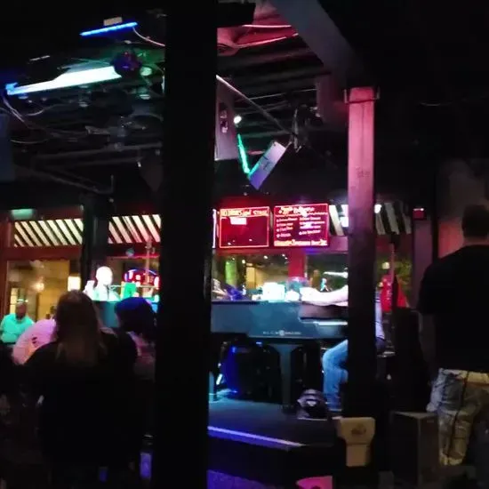 Mojo's Dueling Piano Bar & Restaurant