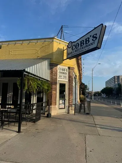 Cobb's Corner Bar