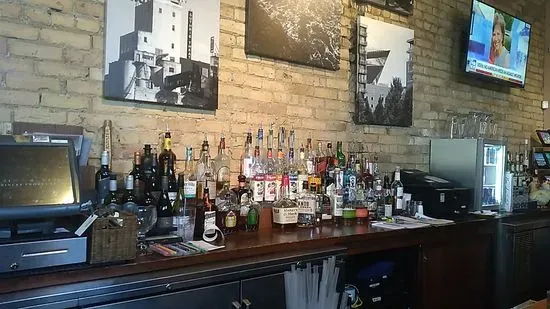 Maxwell's American Pub