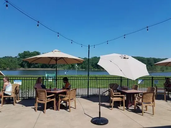 Creve Coeur Lakehouse Bar & Grill