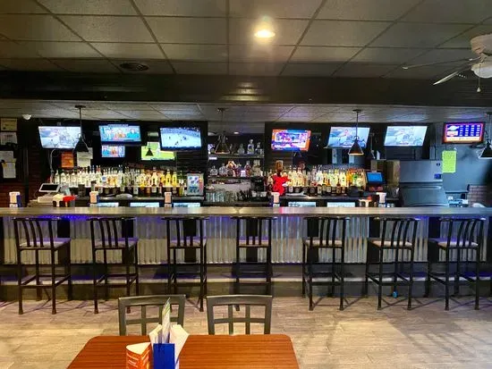 Kelly's Sports Bar & Grill