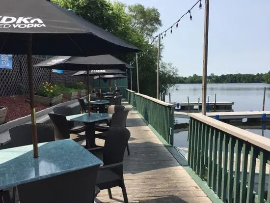 Johnny's On The Lake Bar & Grill