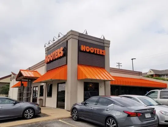 Hooters