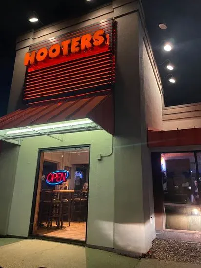 Hooters