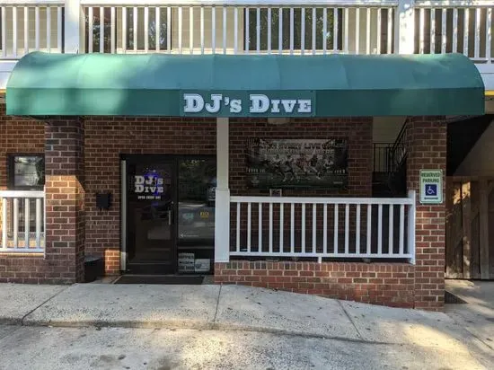 DJ's Dive