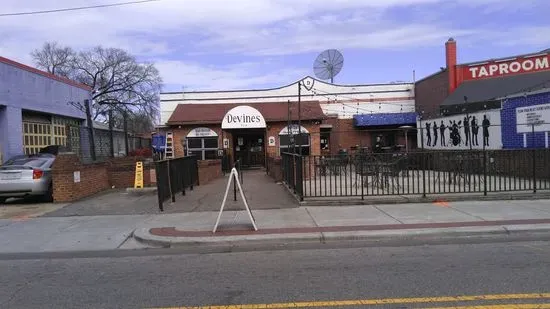 Devine's Restaurant & Sports Bar