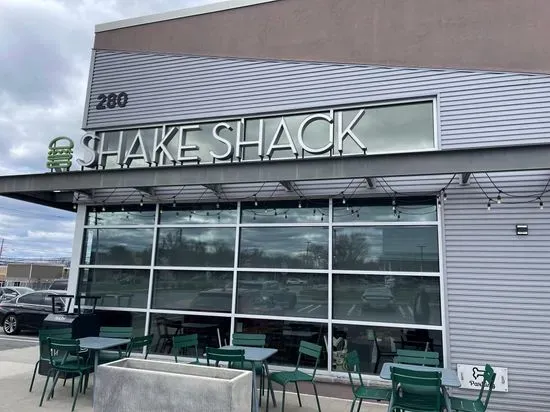 Shake Shack Livingston at the Circle