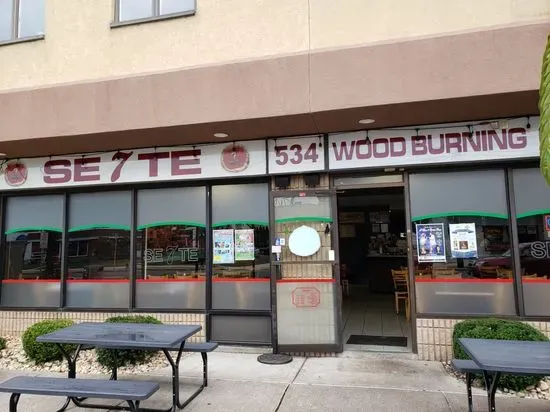 Se7te Woodfire Pizza