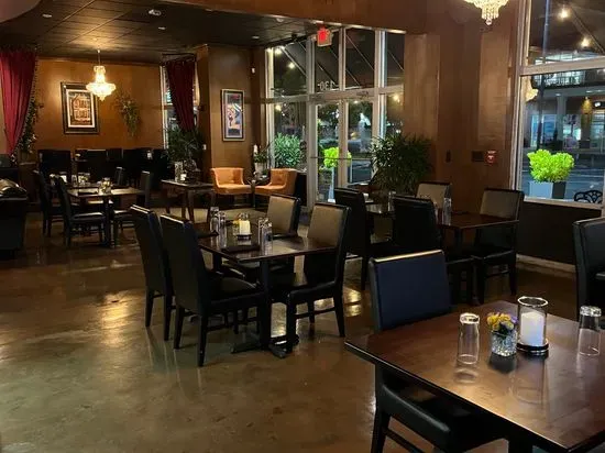 Fiore Restaurant & Lounge