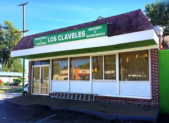 Los Claveles Bakery