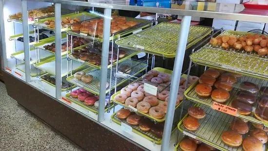 Baker's Dozen Donut Shop