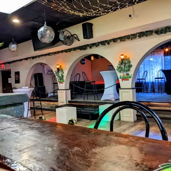 Island Flava Restaurant & Lounge