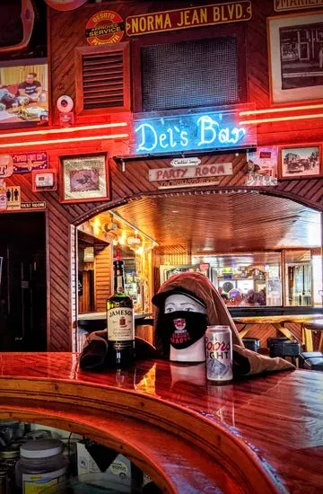 Del's Bar