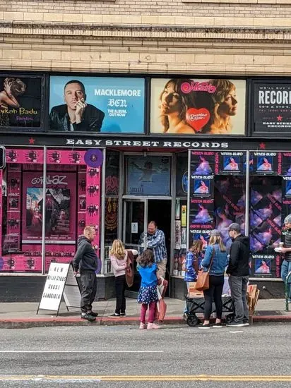 Easy Street Records & Cafe