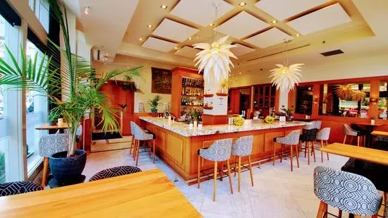 The Palms Restaurant & Lounge