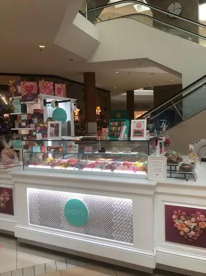 Woops! Macarons & Gifts (Southridge Mall)