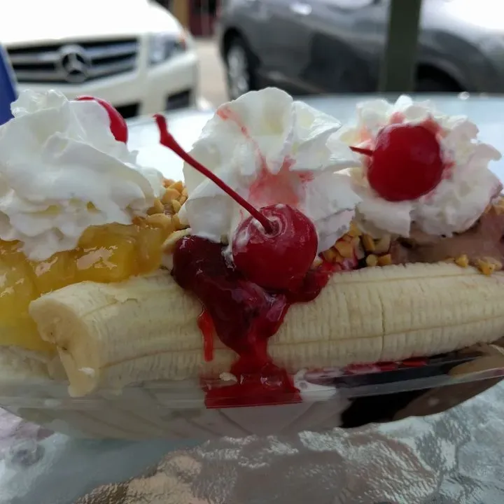 Scoops Ice Cream Lake Geneva, WI Checkle