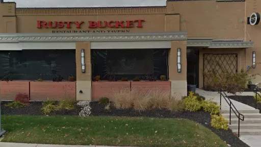Rusty Bucket Restaurant and Tavern