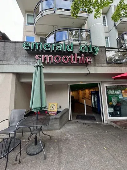 Emerald City Smoothie Queen Anne