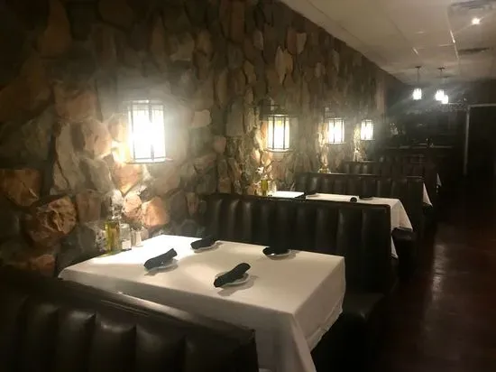 Cardone's Restaurant & Bar