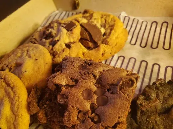 Insomnia Cookies