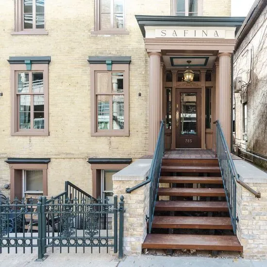 Safina Milwaukee, WI Checkle