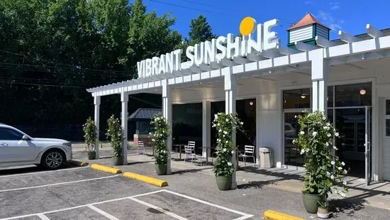 Vibrant Sunshine Juicery Cafe