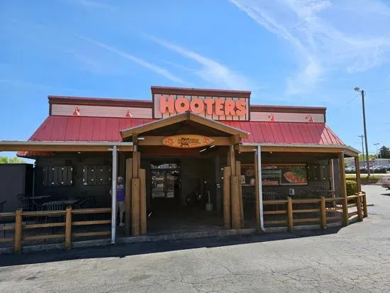 Hooters